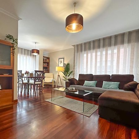 Apartamento Completo, Amplio, Muy Iluminado Y Con Plaza De Garaje Incluida. O Grove Exteriör bild
