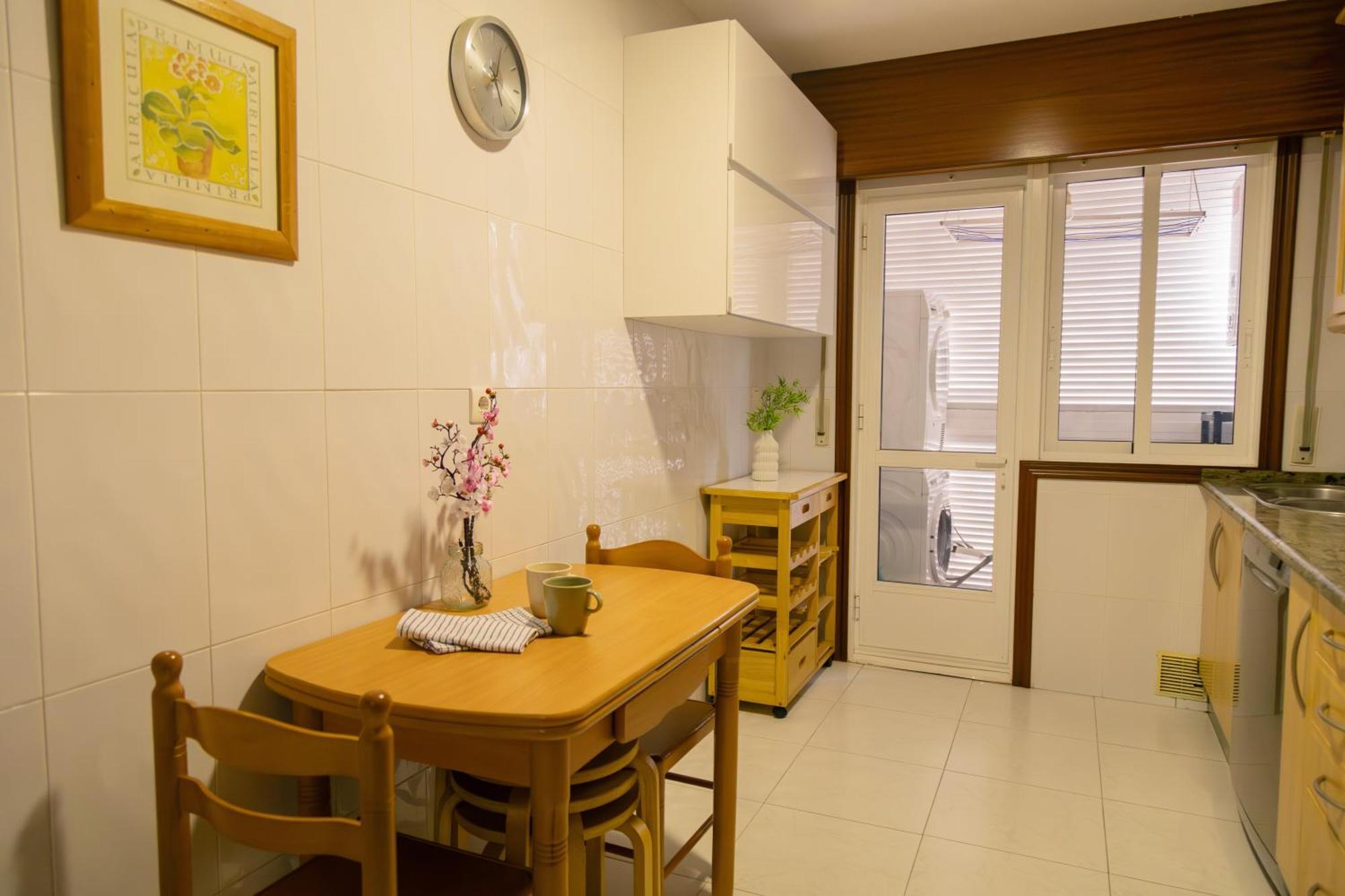 Apartamento Completo, Amplio, Muy Iluminado Y Con Plaza De Garaje Incluida. O Grove Exteriör bild