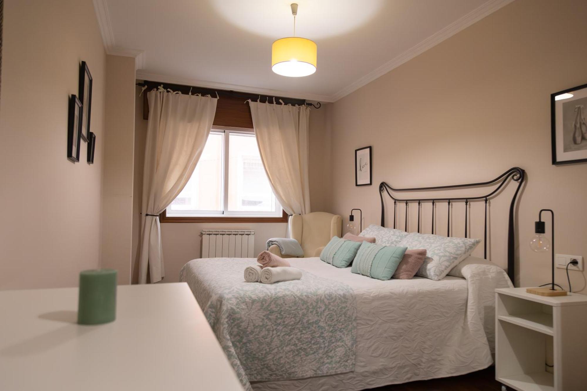 Apartamento Completo, Amplio, Muy Iluminado Y Con Plaza De Garaje Incluida. O Grove Exteriör bild