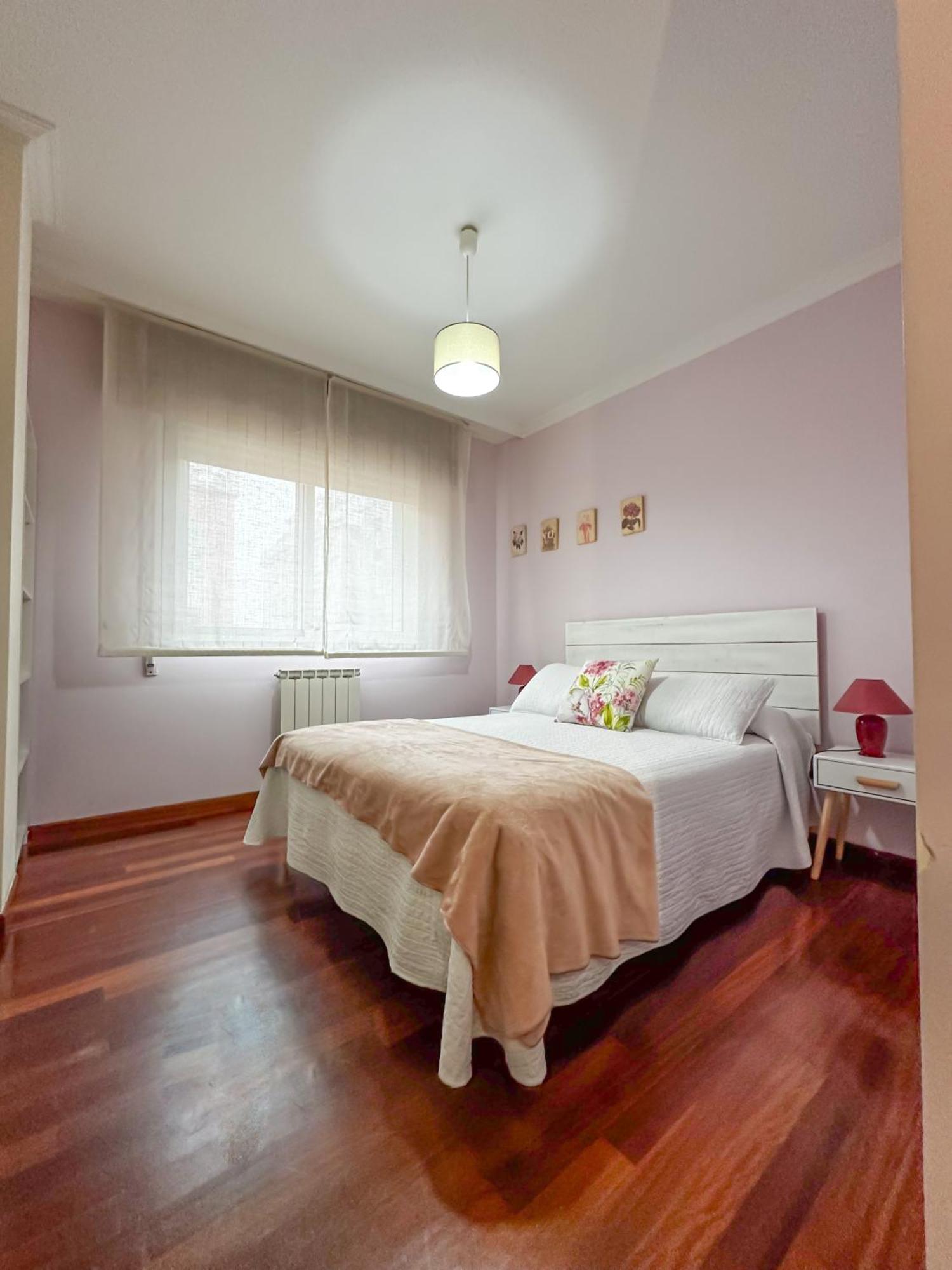 Apartamento Completo, Amplio, Muy Iluminado Y Con Plaza De Garaje Incluida. O Grove Exteriör bild