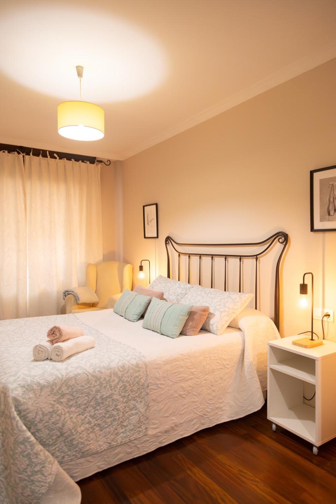 Apartamento Completo, Amplio, Muy Iluminado Y Con Plaza De Garaje Incluida. O Grove Exteriör bild